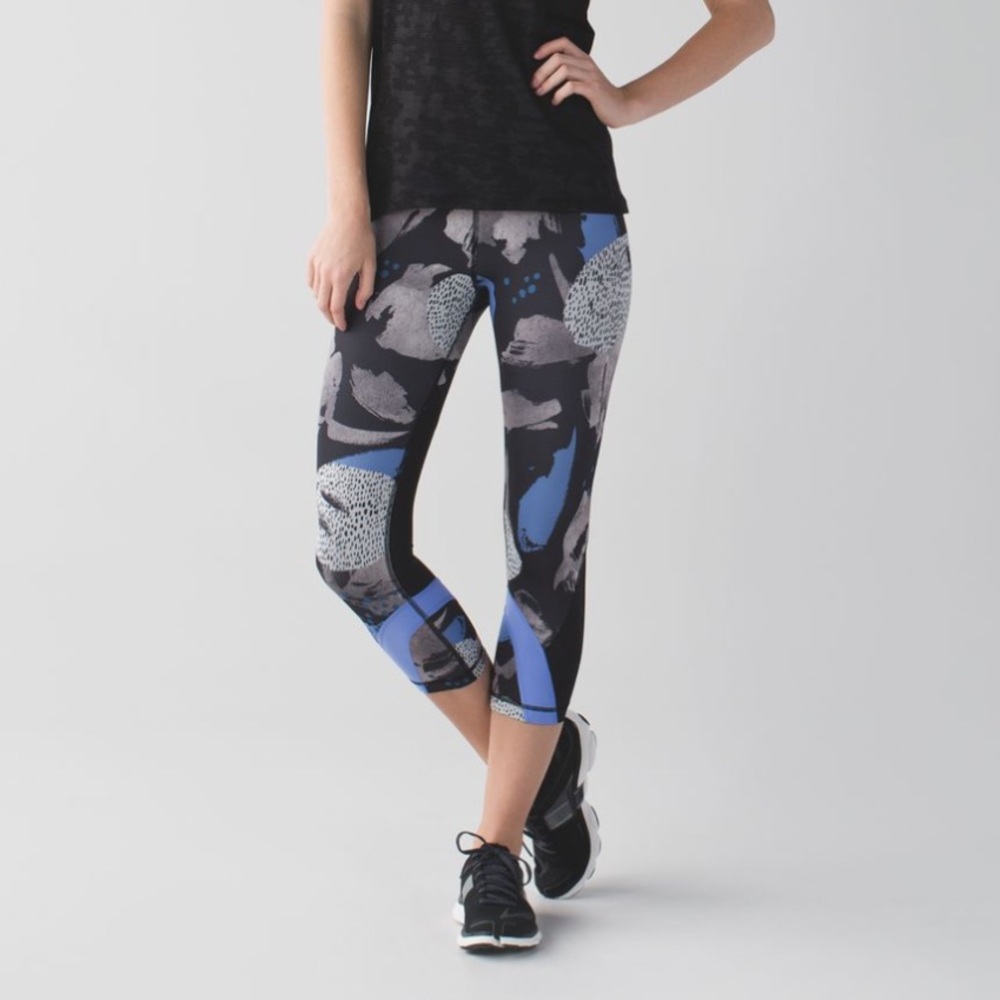 Lululemon Run Inspire Crop II Full-On Luxtreme Art Pop Black Leggings Size 4